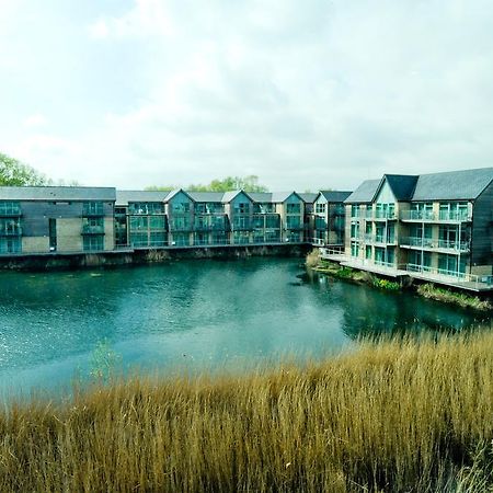 De Vere Cotswold Water Park Apartments Cirencester Ngoại thất bức ảnh