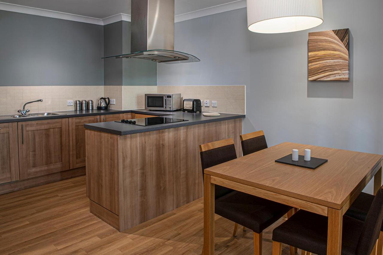 De Vere Cotswold Water Park Apartments Cirencester Ngoại thất bức ảnh