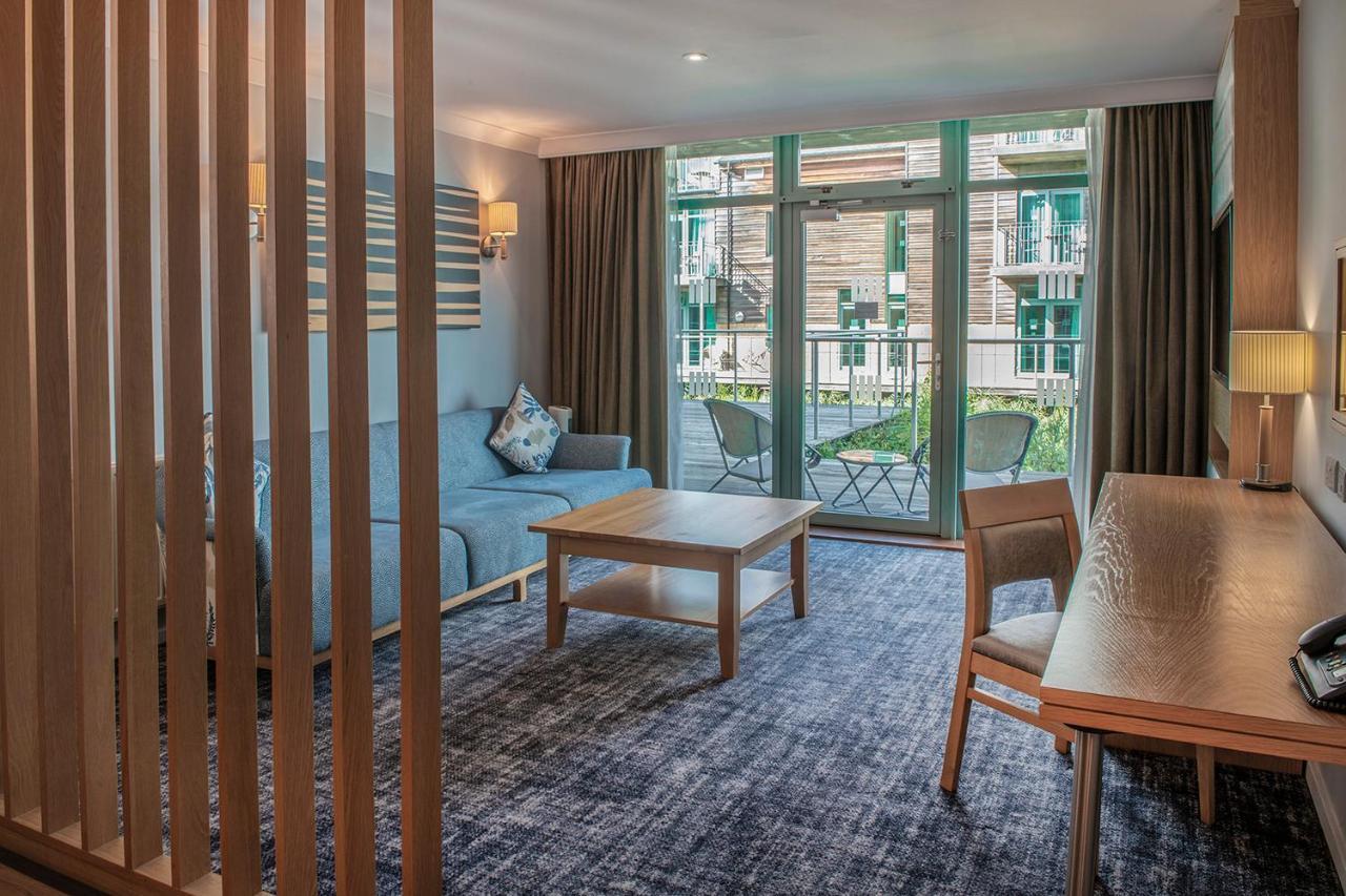 De Vere Cotswold Water Park Apartments Cirencester Ngoại thất bức ảnh