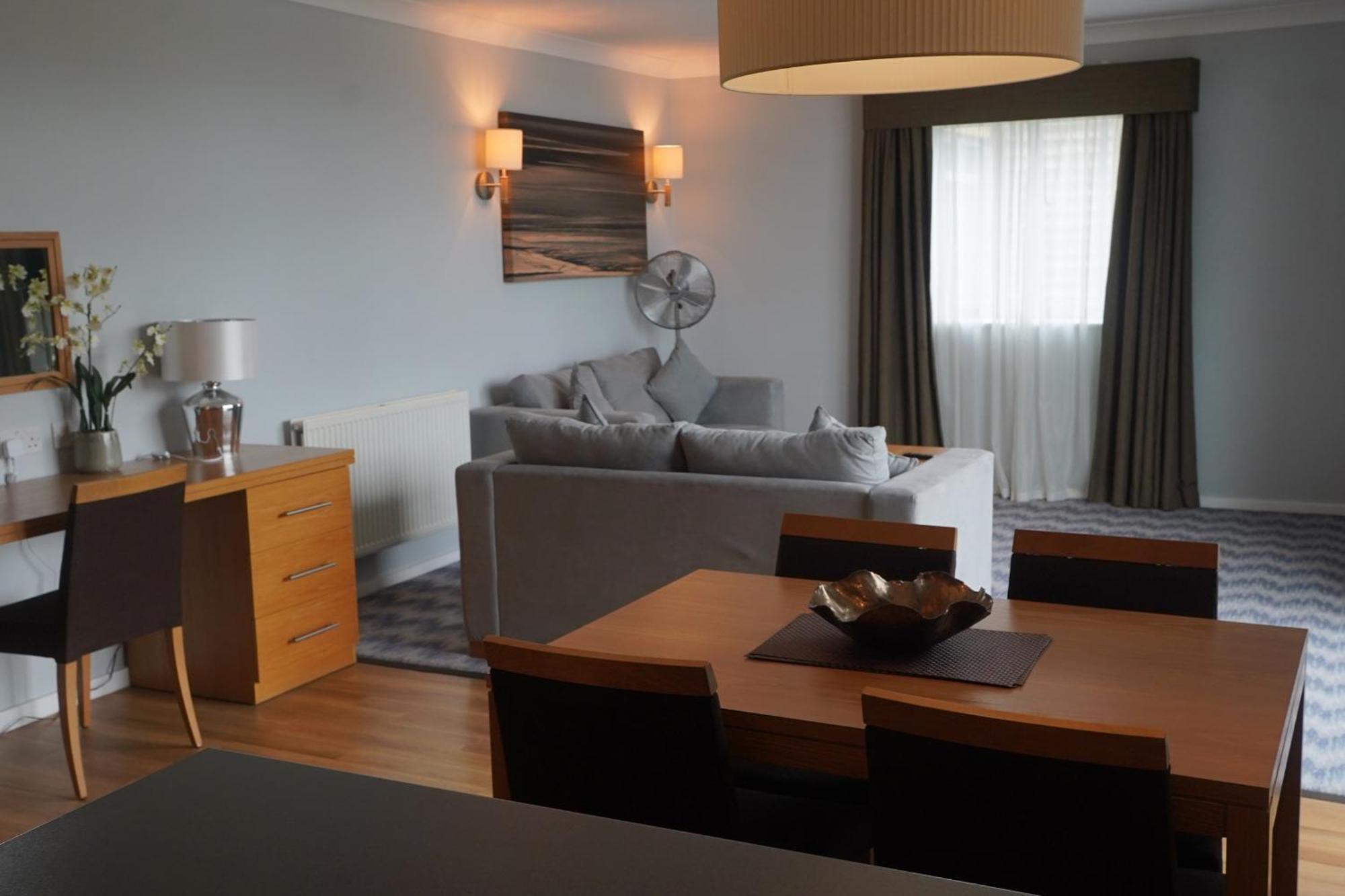 De Vere Cotswold Water Park Apartments Cirencester Ngoại thất bức ảnh