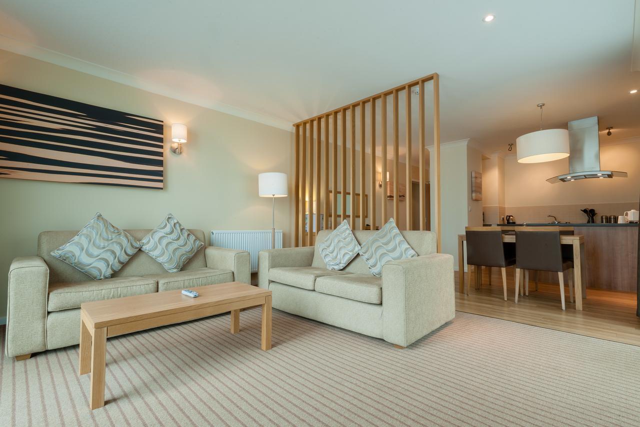 De Vere Cotswold Water Park Apartments Cirencester Ngoại thất bức ảnh