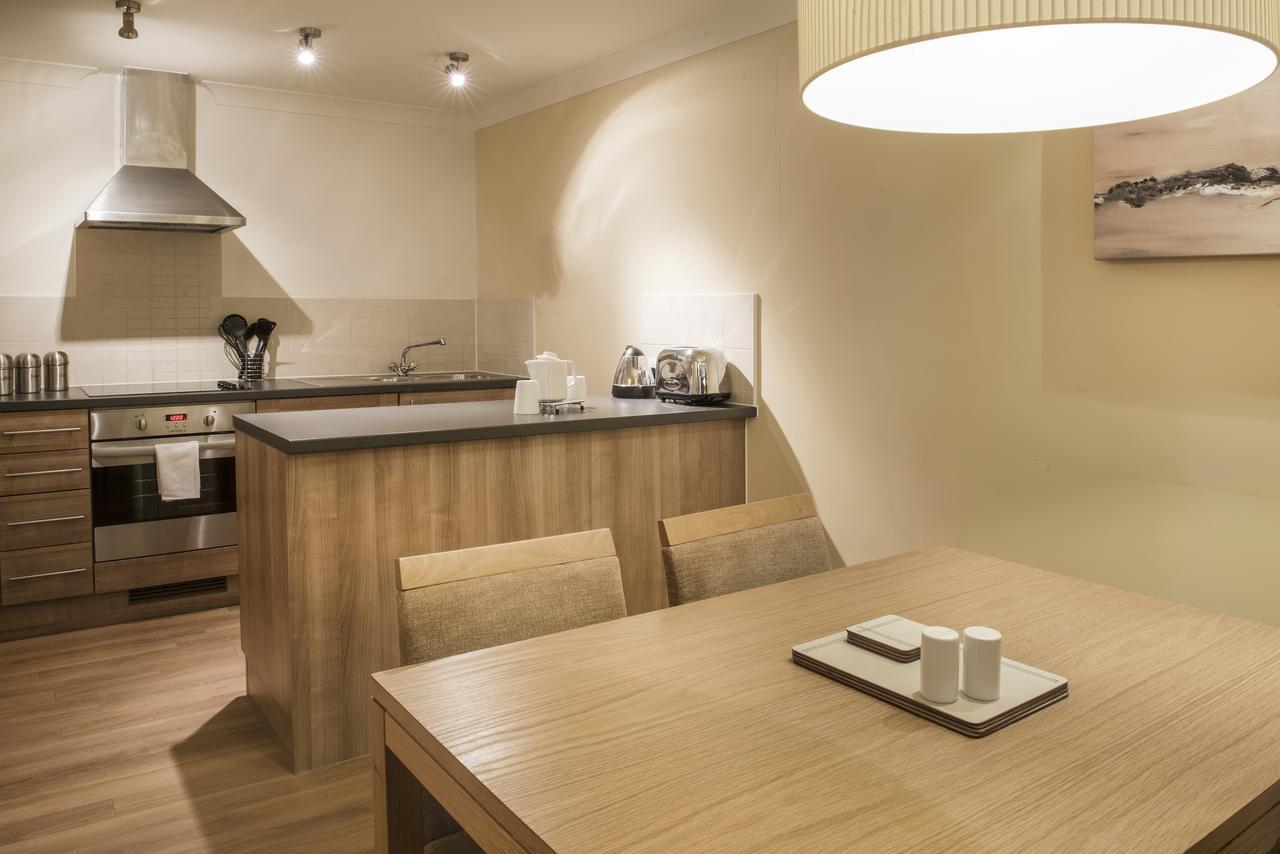 De Vere Cotswold Water Park Apartments Cirencester Ngoại thất bức ảnh