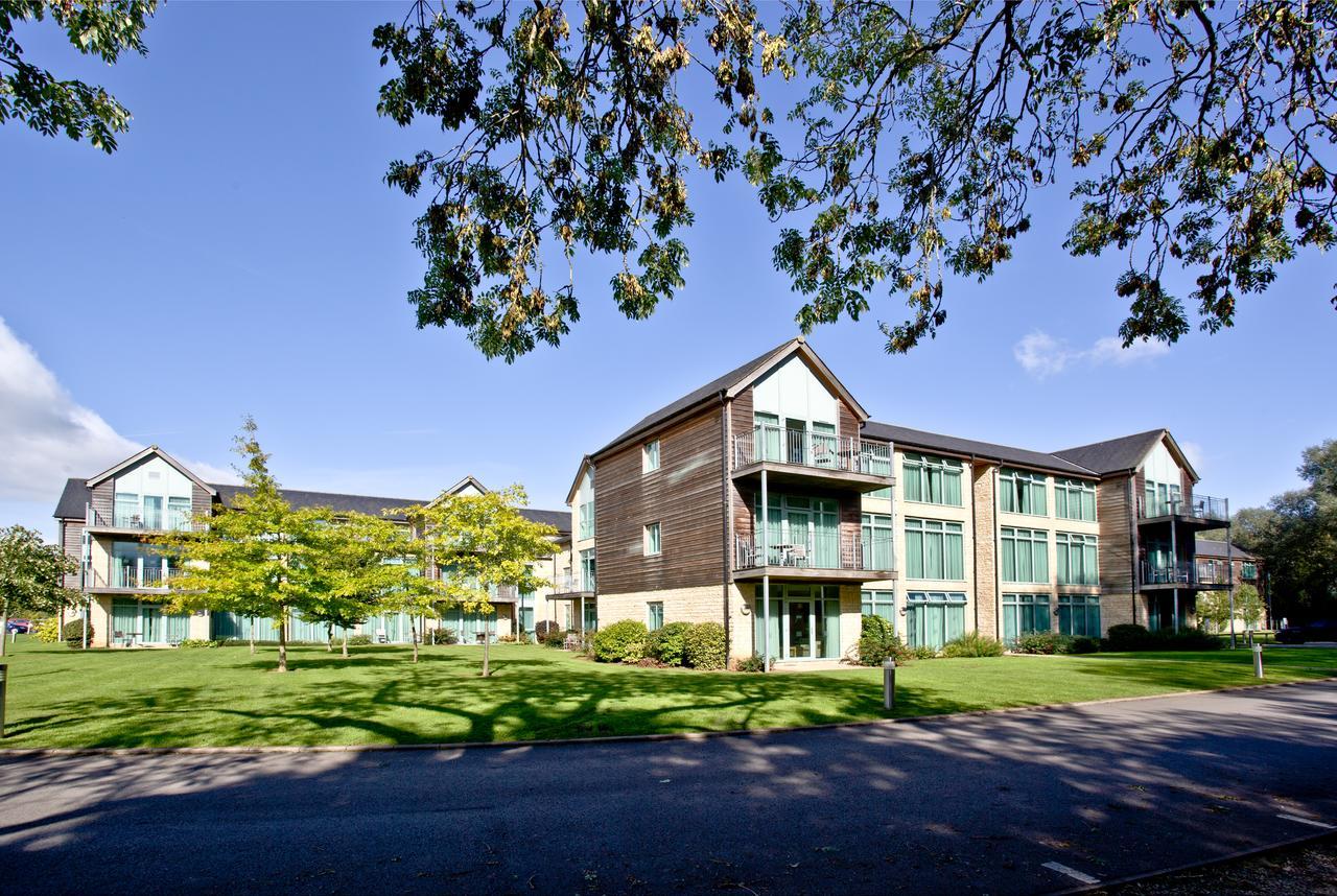 De Vere Cotswold Water Park Apartments Cirencester Ngoại thất bức ảnh
